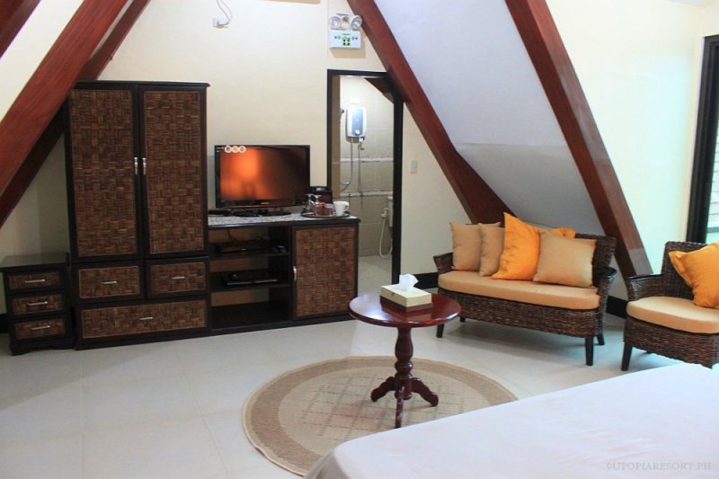 utopia-resort-lily-right-room-puerto-galera-philippines-024