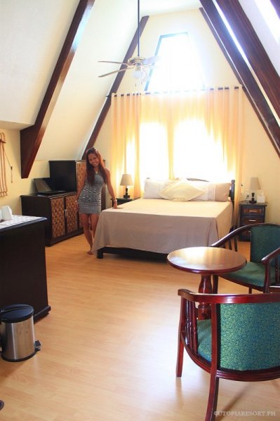 utopia-resort-rose-up-room-puerto-galera-philippines-015