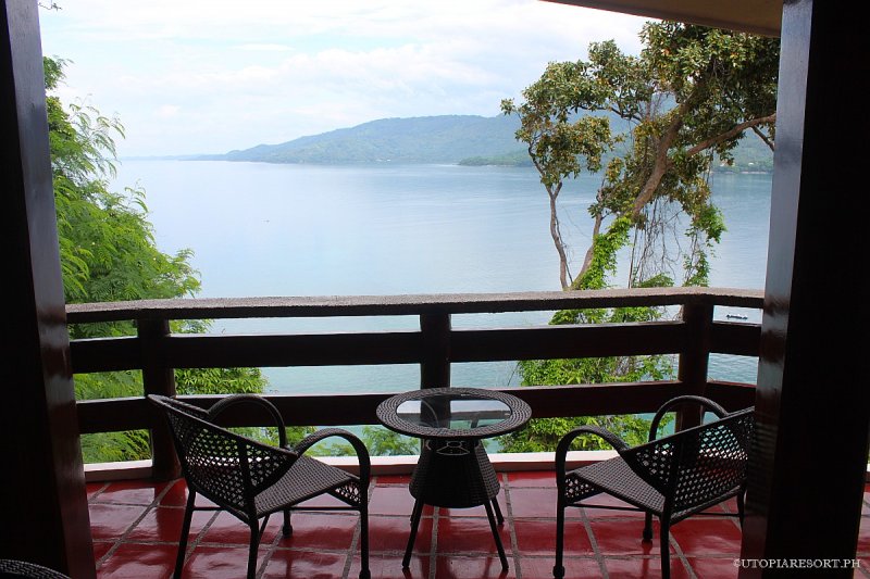 utopia-resort-sampaguita-room-puerto-galera-philippines-092